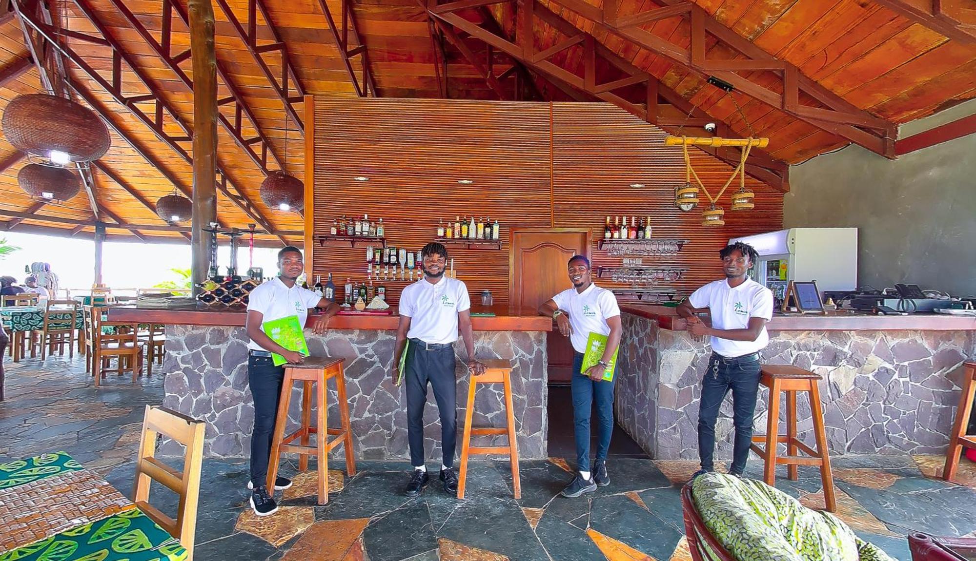 Lemon Beach Resort Elmina Bagian luar foto